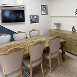Vintage Hotel 4*