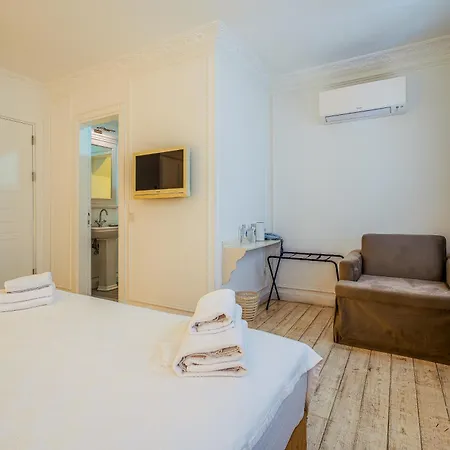 Vintage Hotel 4*